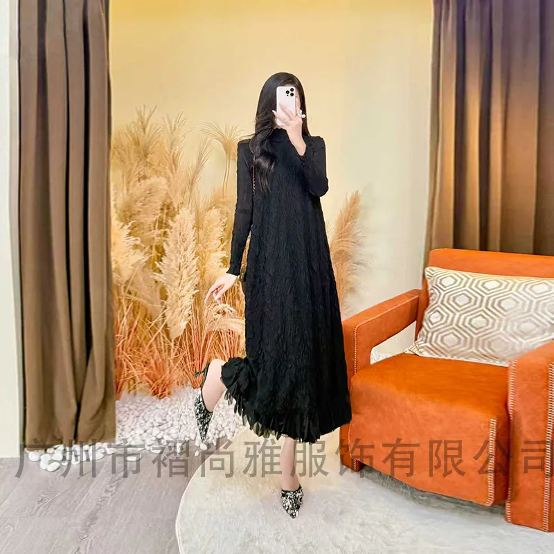 Miyake Fold 2025 automne/hiver nouvelle robe brodée avec rides mode couleur unie pétales haut de gamme longue robe pour les femmes