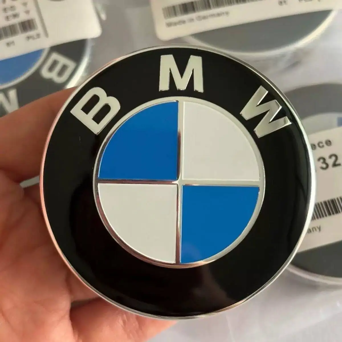 1 unidade Emblema de Carro 82mm 74mm para Capô Dianteiro e Porta-Malas Traseiro BMW M E46 E36 E34 F10 E90 F30 E60 F30 E53 E30 E92 E87 F20 G30 G20