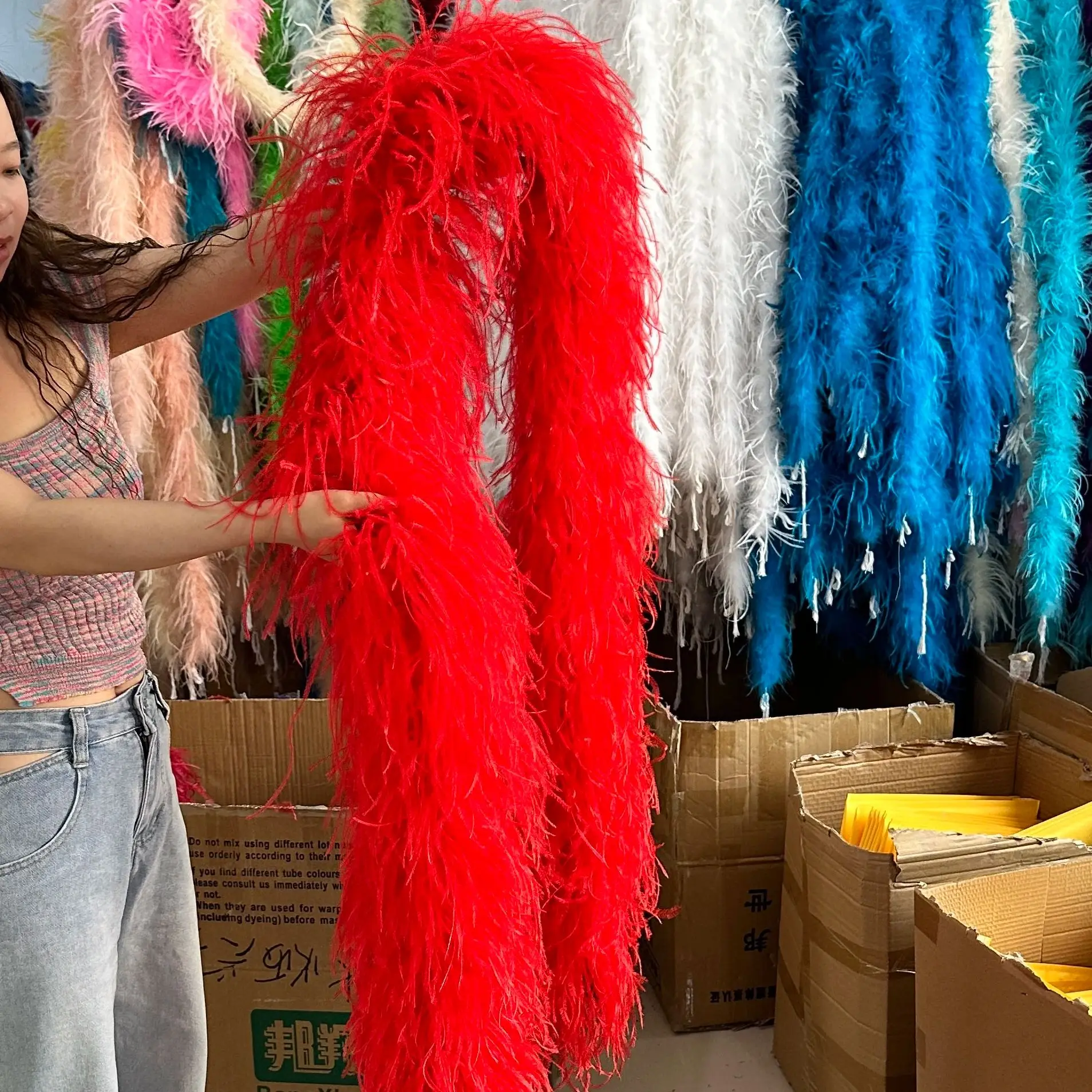 

Customized 2Meter Ostrich Feather Boa 5-20Ply Ostrich Boa Red Thick Scarf Shawl Wedding Party Clothing Sewing Decoration Crafts