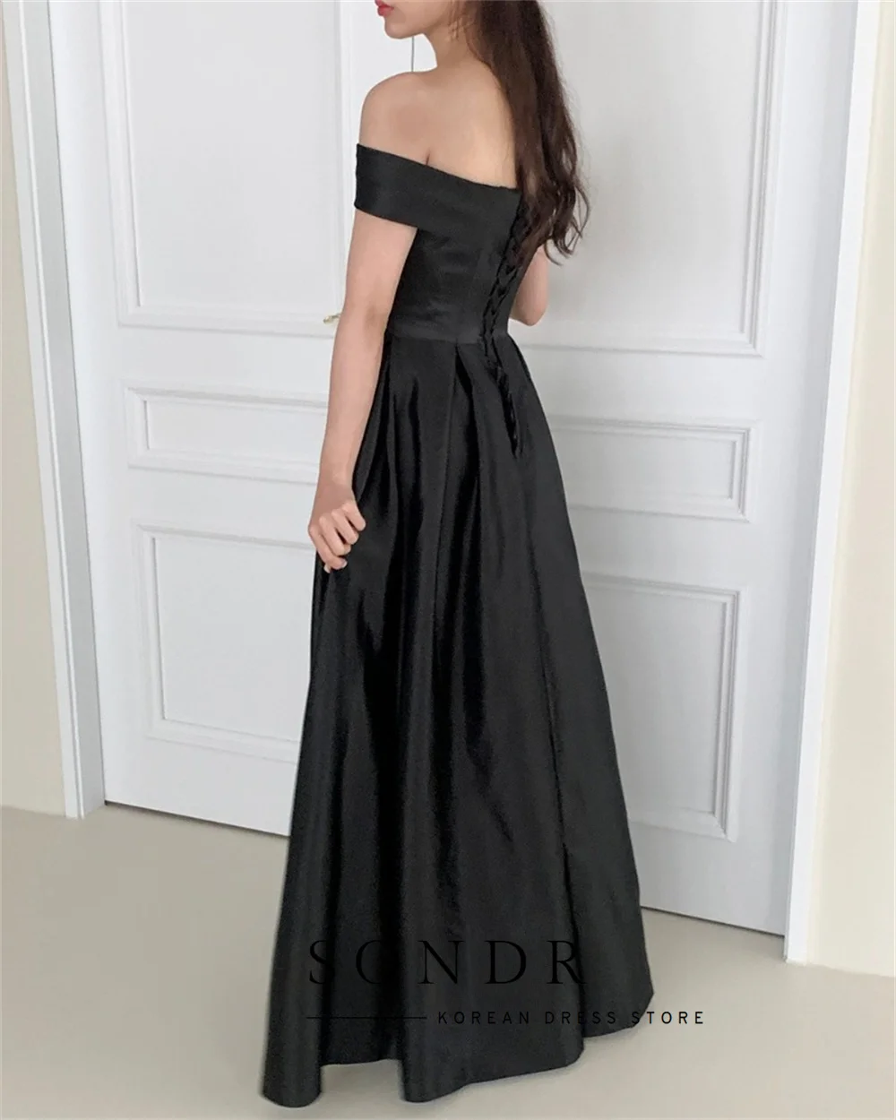 Sondr U-Boot-Ausschnitt, koreanische Brautkleider, elegantes, bodenlanges A-Linien-Abschlussball-Partykleid, Korsett-Rücken, maßgeschneidertes Satin-Abendkleid