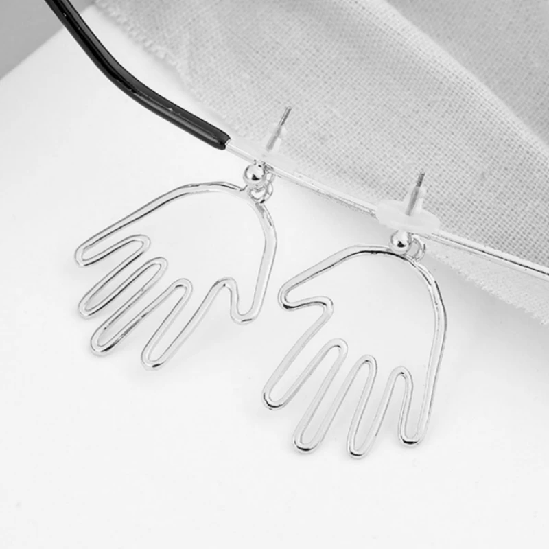 Creativity Hollow Out Hand Dangle Earrings for Women Silver Color Metal Palm Drop Earrings Party Vintage Jewelry Gifts