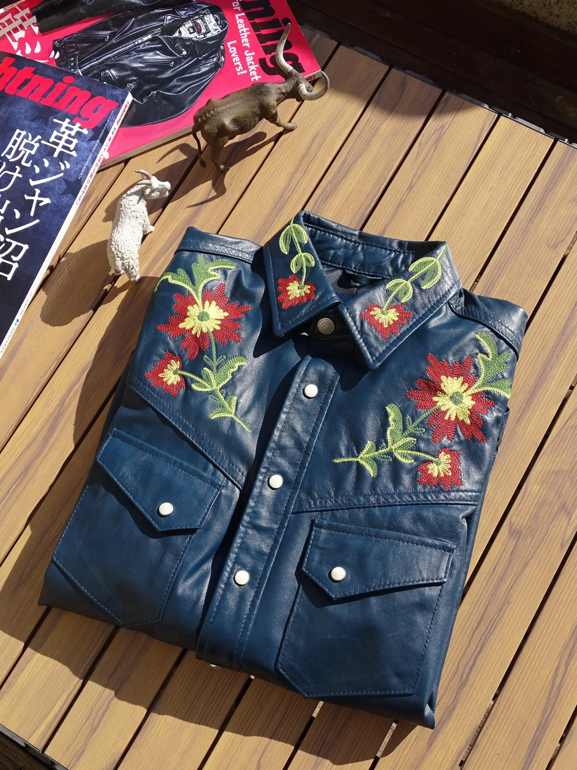 

Musician Embroidered Lightweight eepskin Real Leather irt Men Women Neutral Sle Faion Urban Spring Long Sve Button...