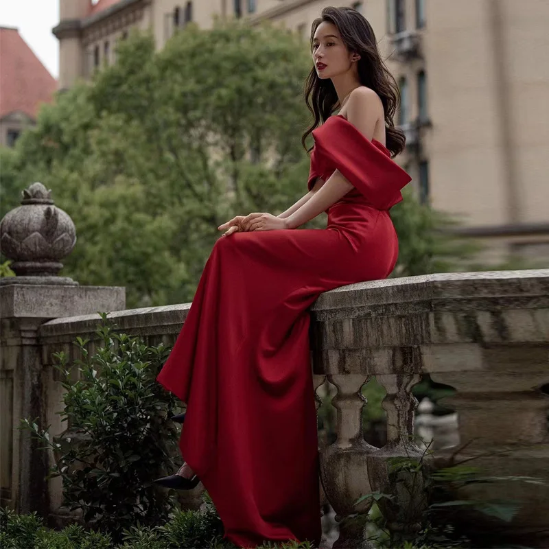 Weinrotes One-Shoulder-Satin-Toastkleid für die Braut, Temperament, Fischschwanz, Hochzeit, Verlobung, Abendkleid, individuell gestaltet