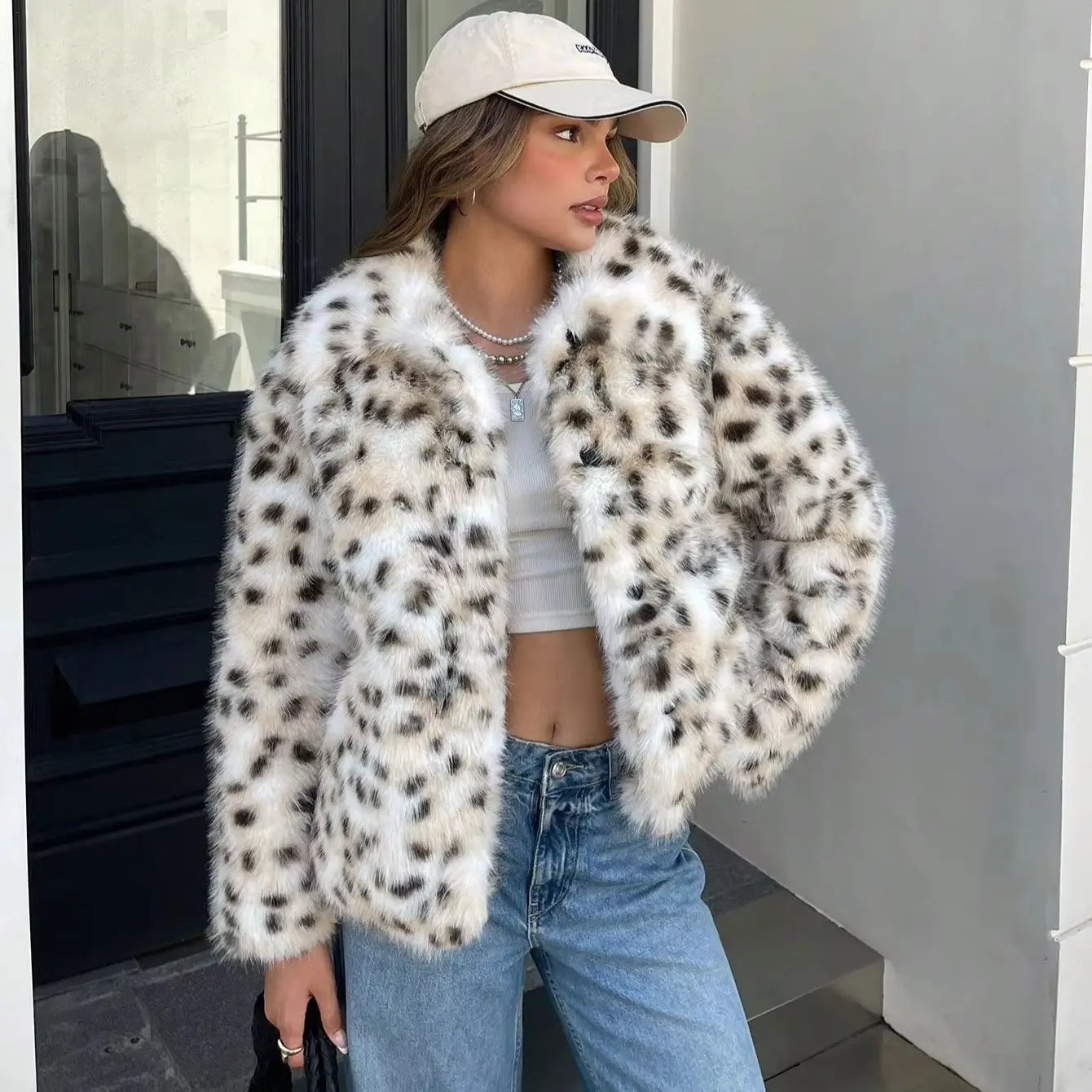 Women Winter Faux Fur Coat Snow Leopard Print Fluffy Short Jacket 2026 New Y2K Streetwear Vintage Outerwear