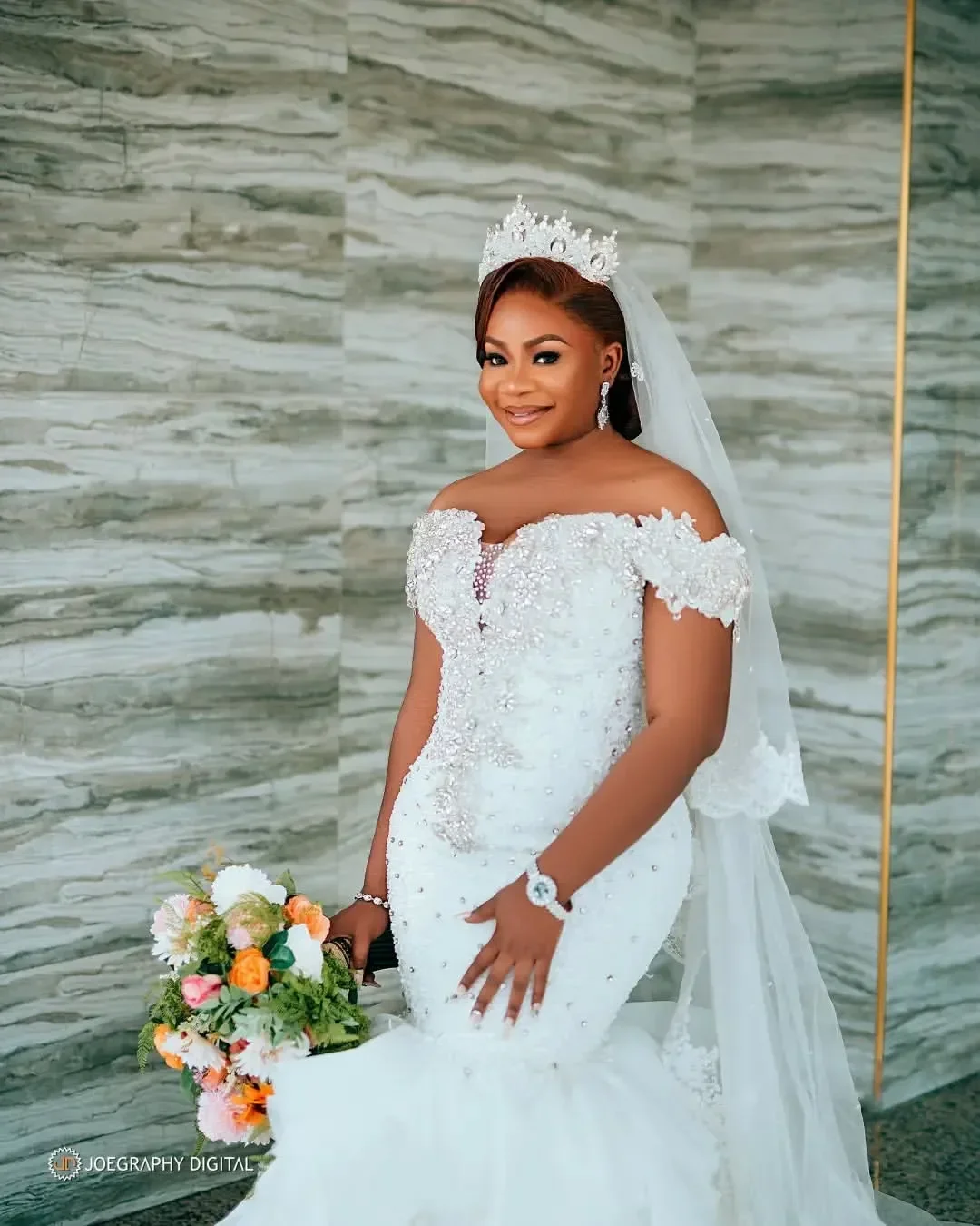 Customized  Africa Shinny  Crystals Beads  Mermaid Wedding Dress Vestidos De Novia Plus Size Cascading Ruffles  Bridal Gowns