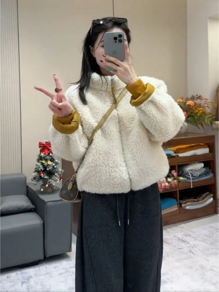 

Thickened Contrast Color Lamb Fur Short Jacket Women's Winter New Small Size Stand Collar Warm Integrated Leather And Fur Top