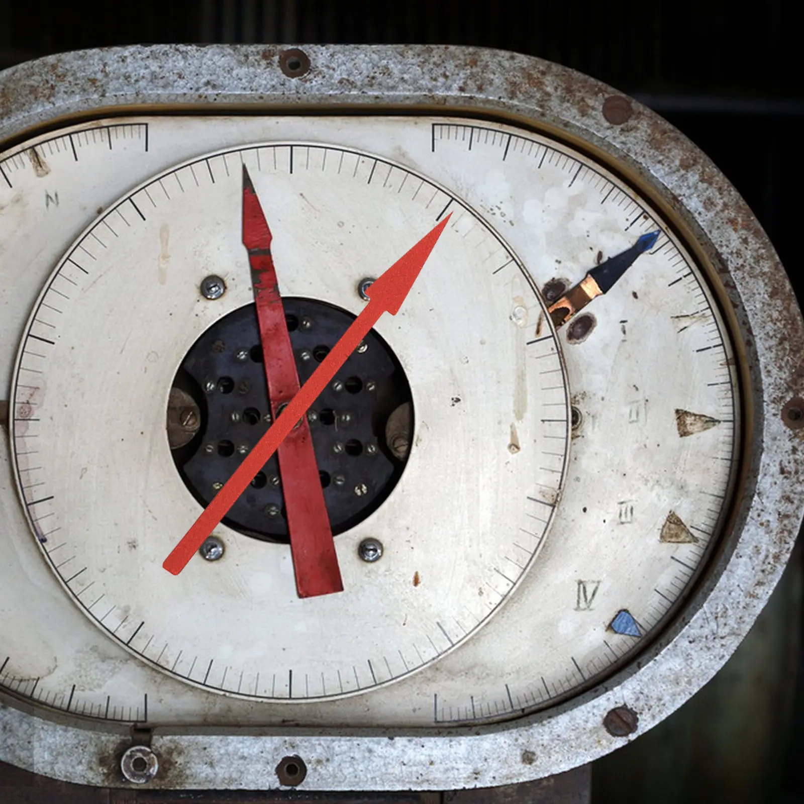 

100Pcs Industrial Grade Reflective Arrow Stickers for Pressure Gauges Instrument Panel Directional Mark Adhesive Labels