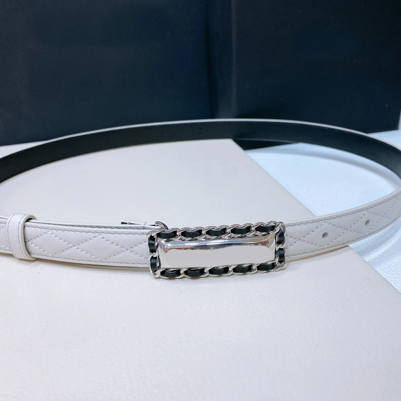 حزام نسائي فاخر عالي الجودة مصمم من جلد البقر الأصلي أحزمة قابلة للتعديل حزام نسائي معدني على الموضة