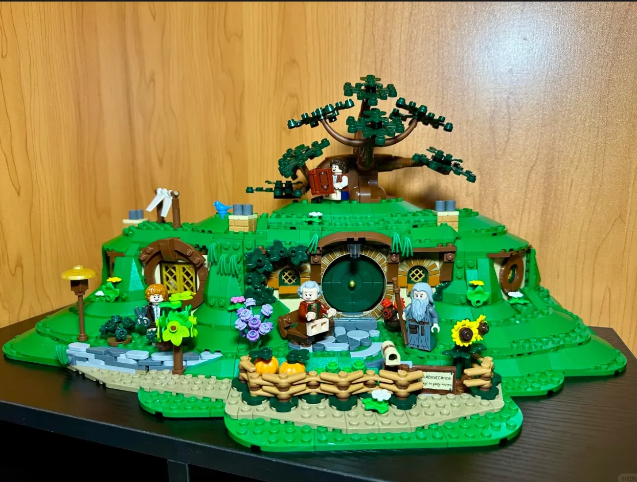 MINISO 2017Pcs New 10354 Shire Model Building Block Set Expert Streetview Architecture Ideas  Bricks  Assembly Toys For Kids