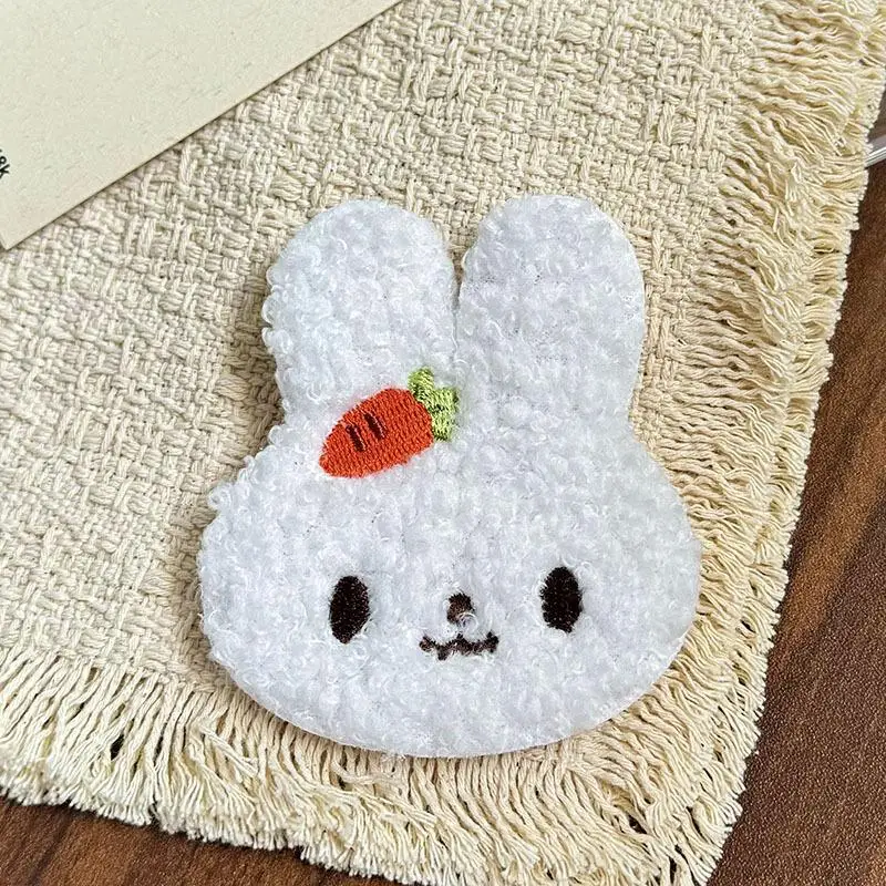 Niedliche, lockige Plüsch-Haarspange mit Hasenmotiv, magische Haarklammer mit Karotten-Stickerei, weiche, flauschige Tier-Haarspangen für Mädchen – Detail 4