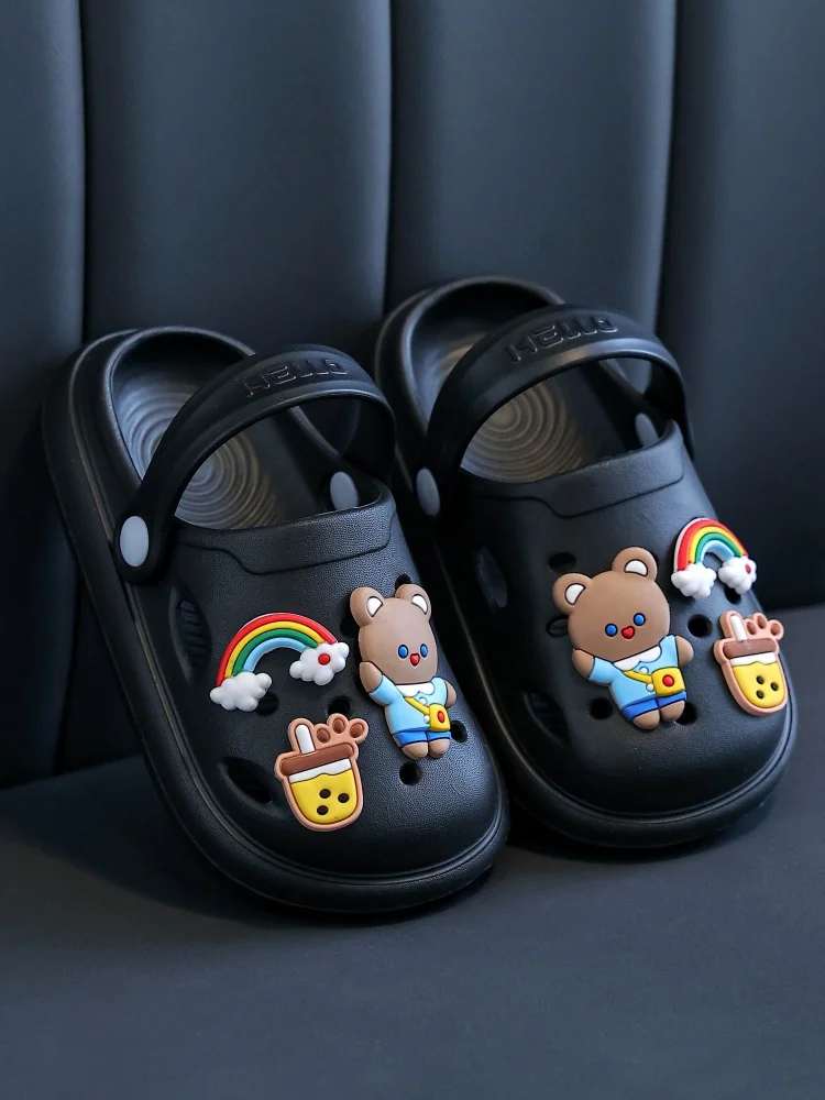 

2025EVA New Girls' Perforated Slippers Summer Indoor and Outdoor Cartoon Brown Bear Milk Tea Decoration Comfortable Slippers