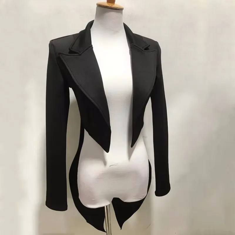 Abrigo de cola blanco y negro para mujer, traje de actuación de grupos de baile de Jazz, bailarina principal Sexy, fiesta en club nocturno, espectáculo de Carnaval, ropa de escenario