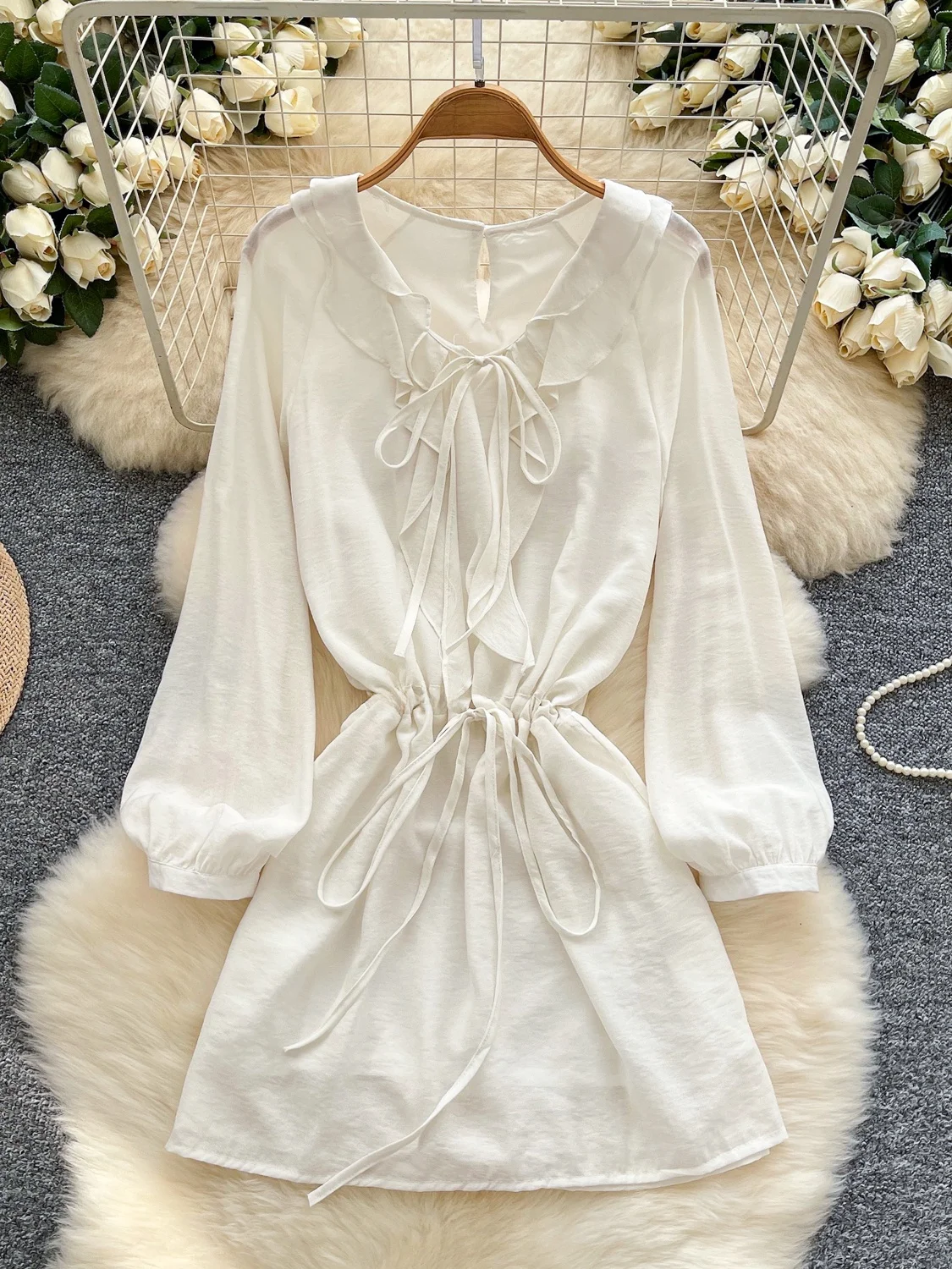 เอเล เอ-ไลน์ เดร์ ชุดเดรสผู้หญิงทรงเอ ผ้าลูกไม้ลายดอกไม้ แต่งเข็มขัด ช่วยพรางหุ่น เอวสูง แขนยาว เหมาะสำหรับใส่ไปทำงานหรือใส่เที่ยวช่วงฤดูร้อน