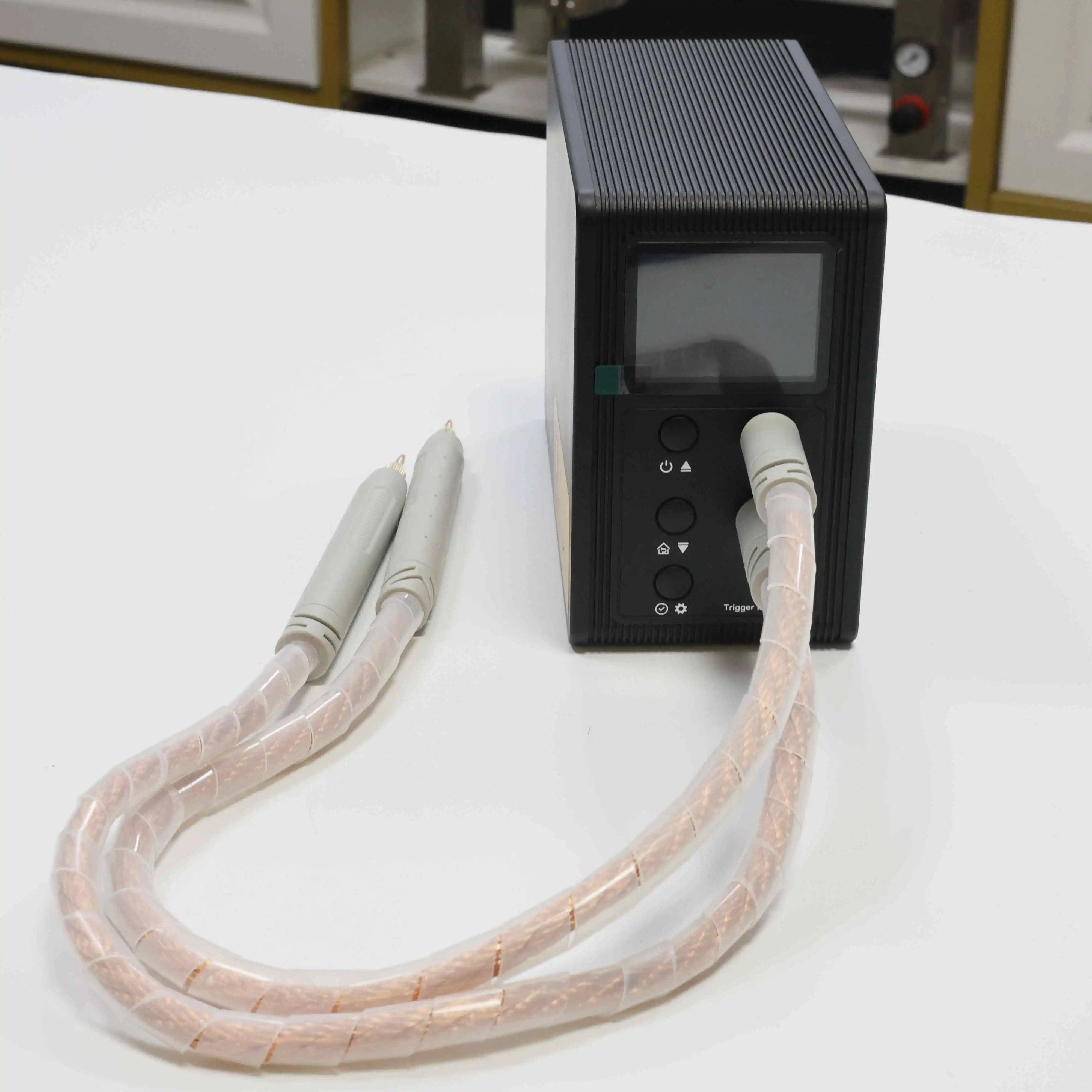 

P30C capacitor battery spot welding machine 18650 lithium battery large single high-power pulse touch welding machine