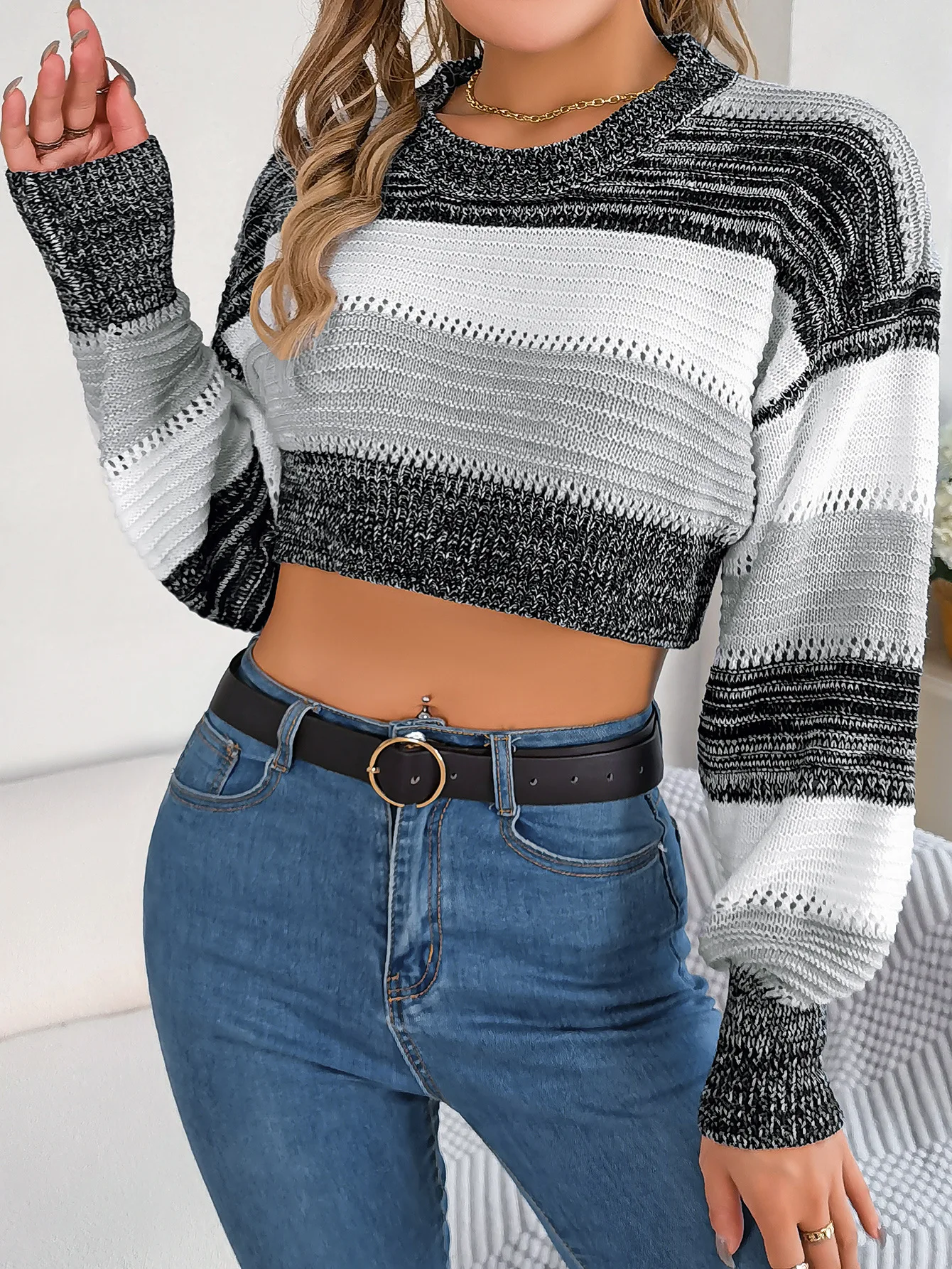 Sweater for Women Autumn and Winter Fashion New Casual Color Blocking Stripe Hollow Lantern Sleeve Pullover Exposed Navel Blouse