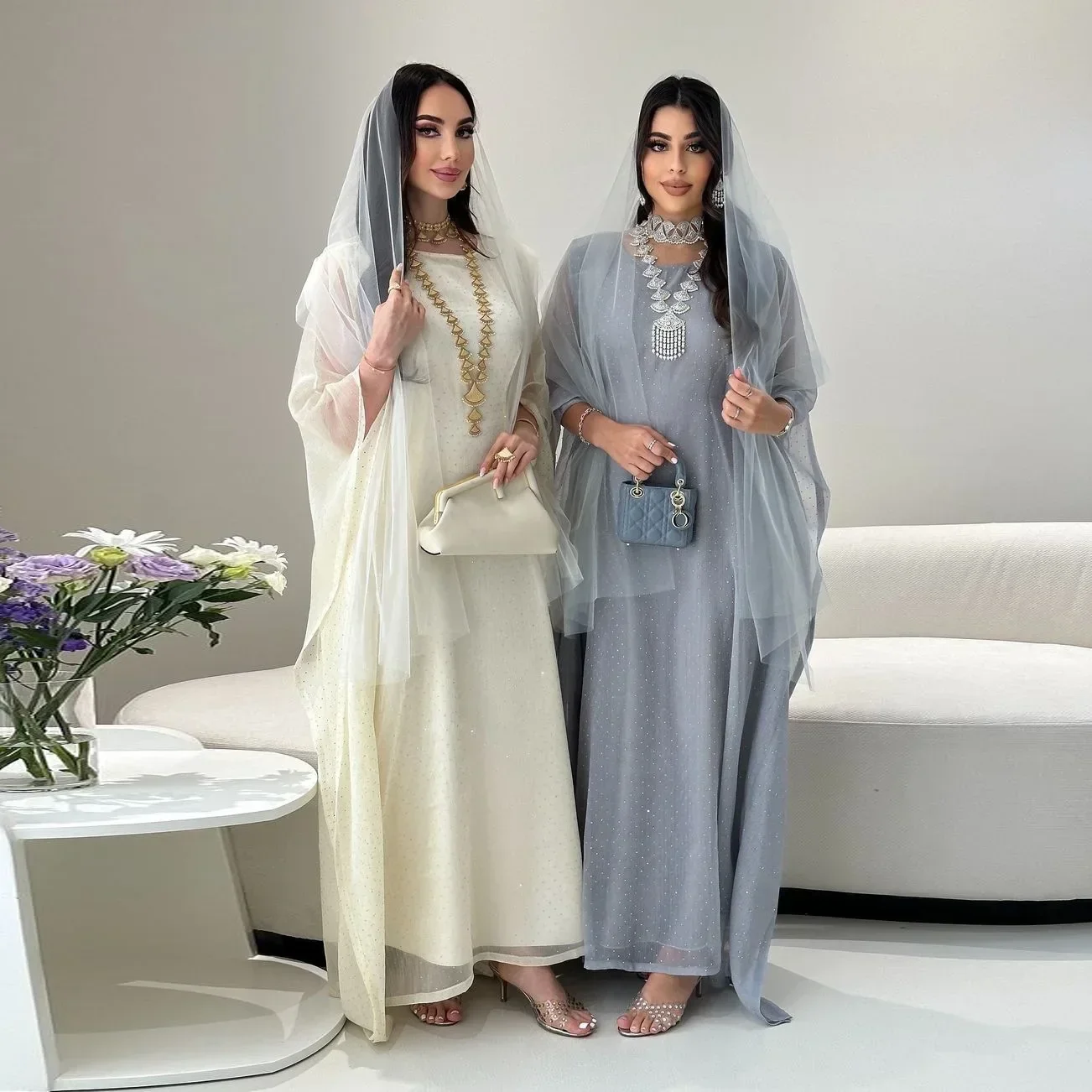 

New Style of Women's Long Gowns in Saudi Arabia and Dubai, Abaya Pullover and Cinched - Waist Fashionable Long Skirts.