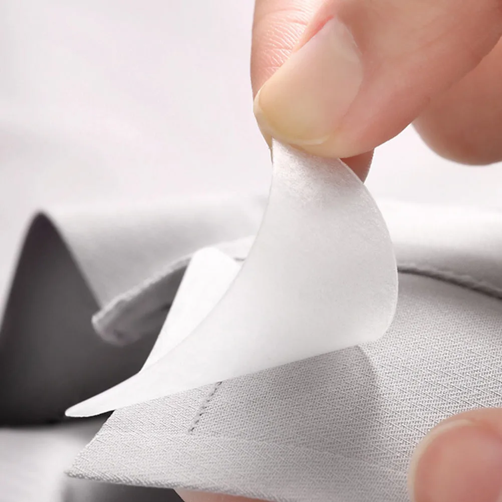 240 قطعة من ملصقات الياقة غير المرئية بدون تجعيد PVC يبقى سهلة الاستخدام وإزالة قمصان الرجال ذات المظهر الاحترافي #2