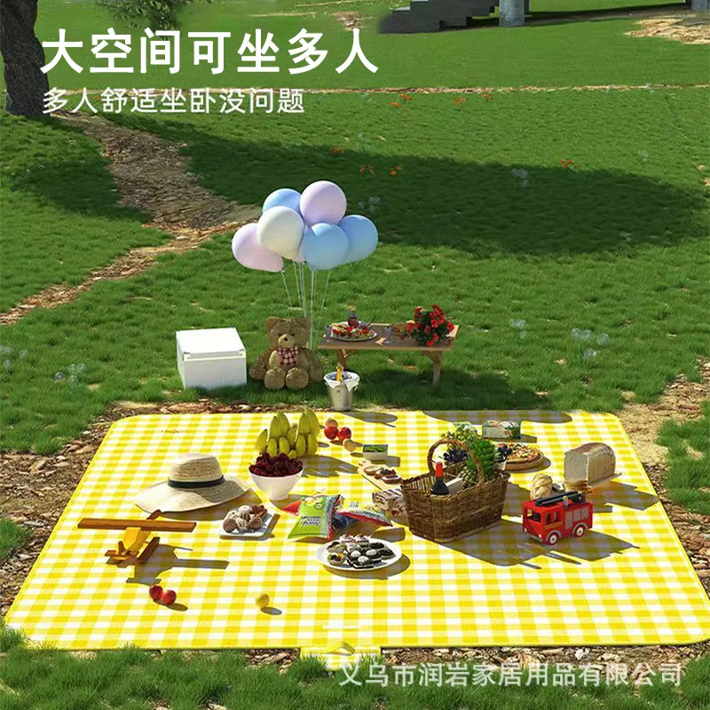 

Outdoor picnic mat park outing portable waterproof padded picnic mat non-woven spring tent moisture-proof mat