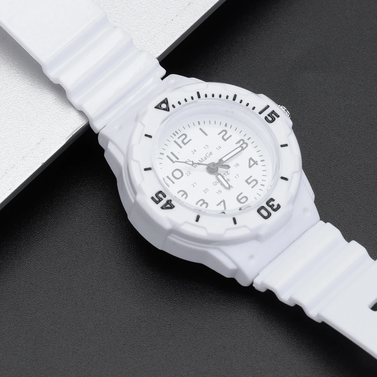 

Girls Quartz Silicone Watch Boys Watches Sports Fashion Kid White Band Wristwatch