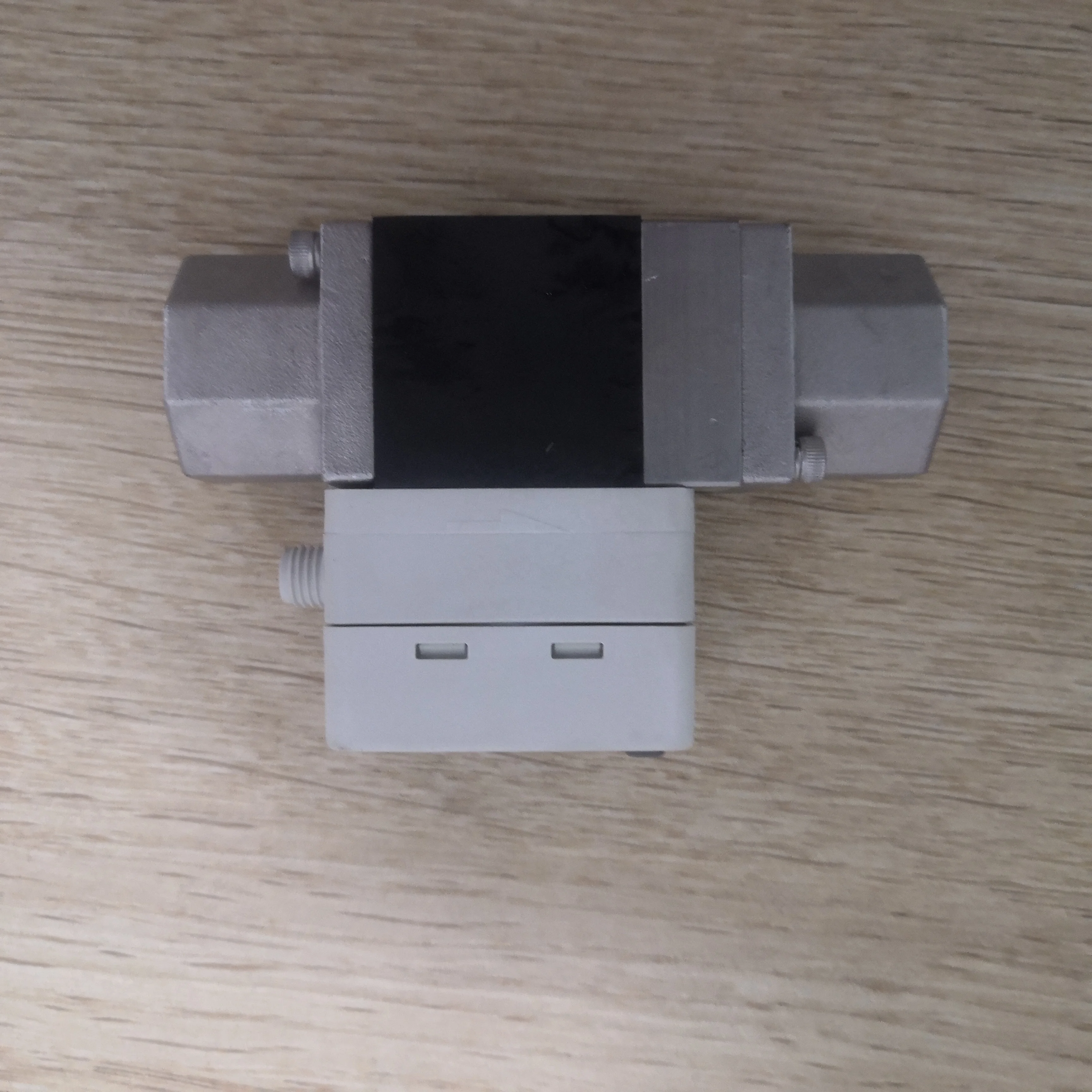 liquid flow sensor switch  PF3W720-F04-BT-M