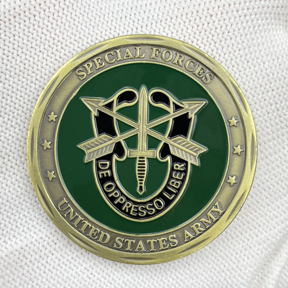 عملة تحدي القوات الخاصة للجيش الأمريكي، قبعة خضراء برونزية، مقتنيات العملات المعدنية DE OPPRESSO LIBER، ميدالية تذكارية في الكبسولة