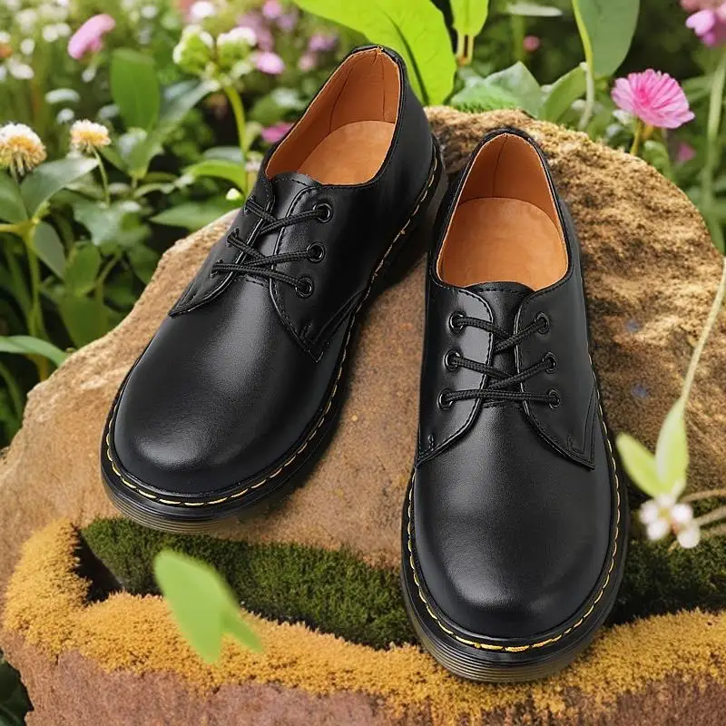 

2025 New Men's and Women's Low Cut Retro Casual Sports Shoes, 9060 Outdoor Lightweight Anti Slip Warm Running Shoes