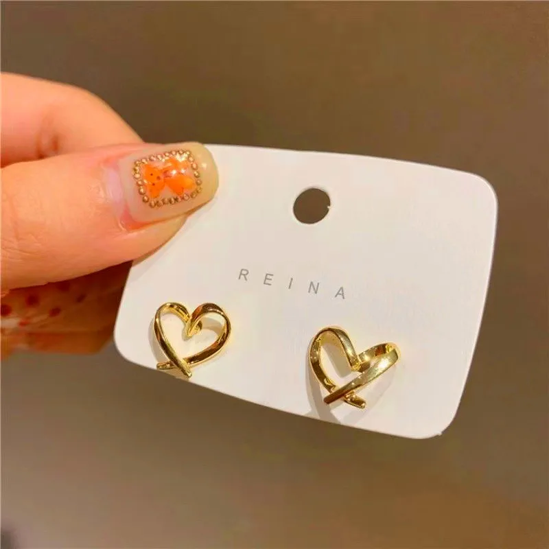 2022 Korea Heart Gold Color Metal Geometric Hollow Simple Shape Stud Earrings for Women Aesthetic Jewelry