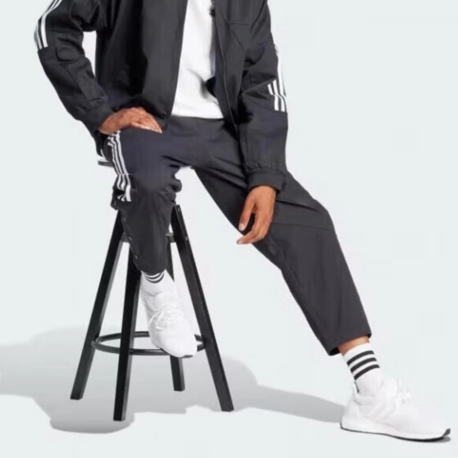 アディダス 正規品 2024 夏新作 メンズ ルーズ カジュアル ロングパンツ IP3792