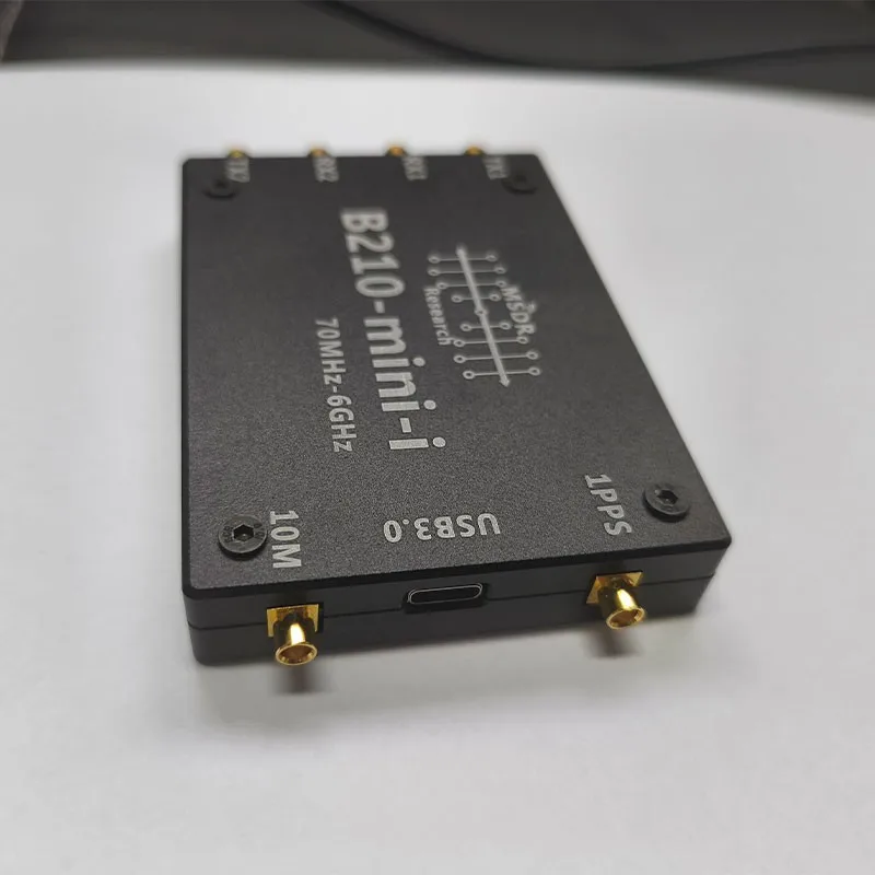 

NEW HamGeek B210 Mini-i 50MHz-6GHz SDR Development Board with Metal Shell AD9361 USB3.0 2TX 2RX Compatible with Opensource UHD