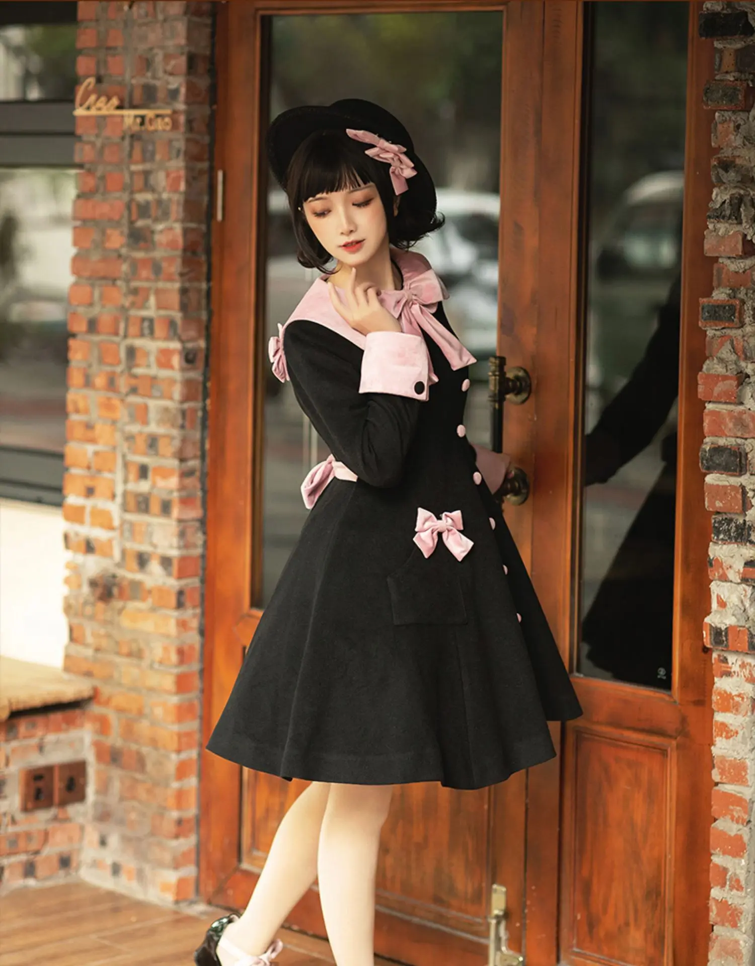 เสื้อโค้ทขนสัตว์แบบกระดุมแถวเดียว สไตล์โลลิต้า น่ารักหวานๆ สำหรับสาวๆ  แบบย้อนยุคหรูหราสไตล์ฝรั่งเศส  สำหรับฤดูใบไม้ร่วงและฤดูหนาว  สไตล์ญี่ปุ่น  พร้อมโบว์