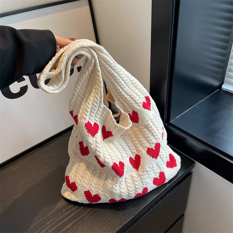 Knitted Handbags Heart Pattern Blocking Crochet Shoulder Bags Large Capacity Fashion Beach Bag Versatile Commute Woven Bag 2024