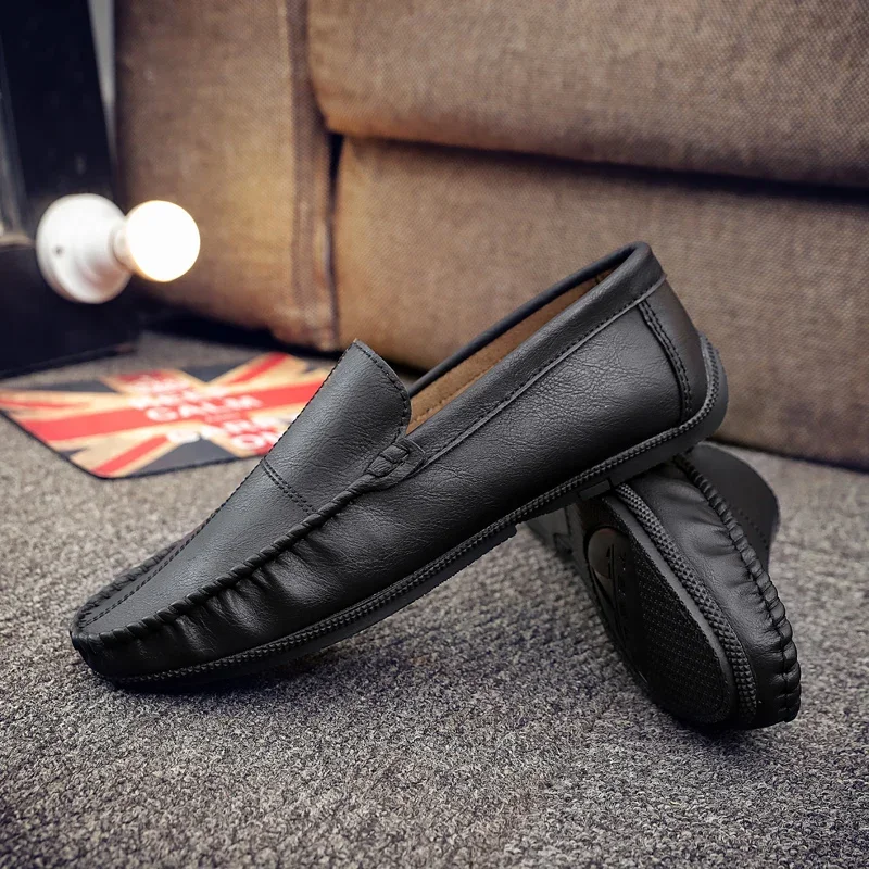 Italy Style Brand Casual Shoes for Men Black Gray Brown Mens Luxury Brand Moccasin Loafers Light Weight Youth Driving Shoes