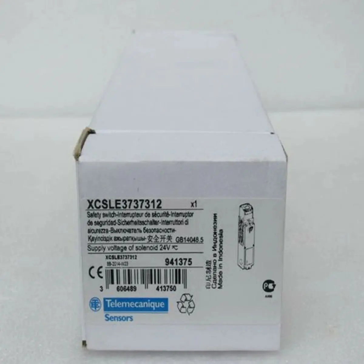 XCSLE3737312 Plastic safety switch XCSLE - 4NC+2NO- slow break - 3 entries tapped M20 - 24V