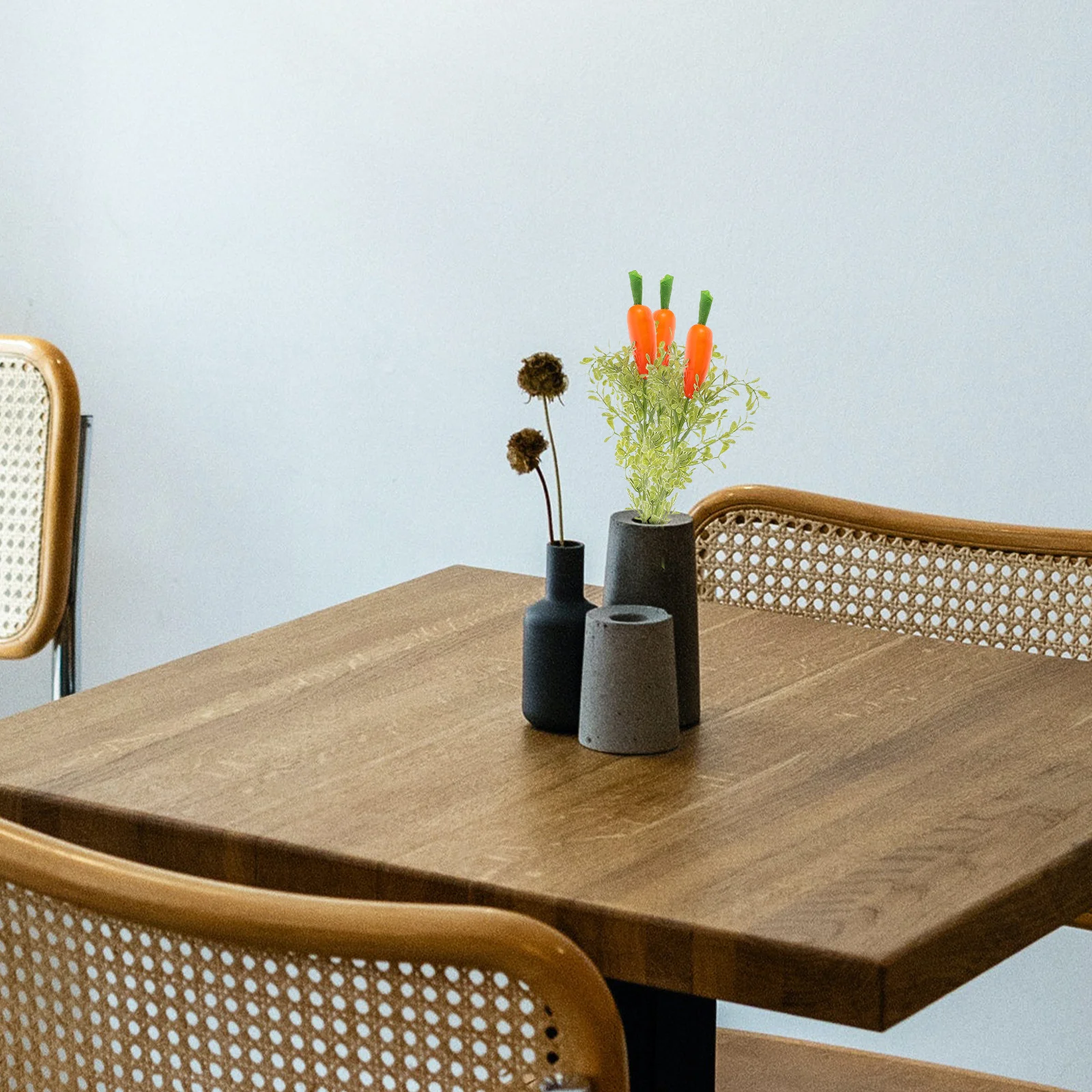 

6Pcs Artificial Easter Carrot Sticks Realistic Foam Carrots Lightweight Home Decor Spring Table Centerpieces Photo Props Holiday