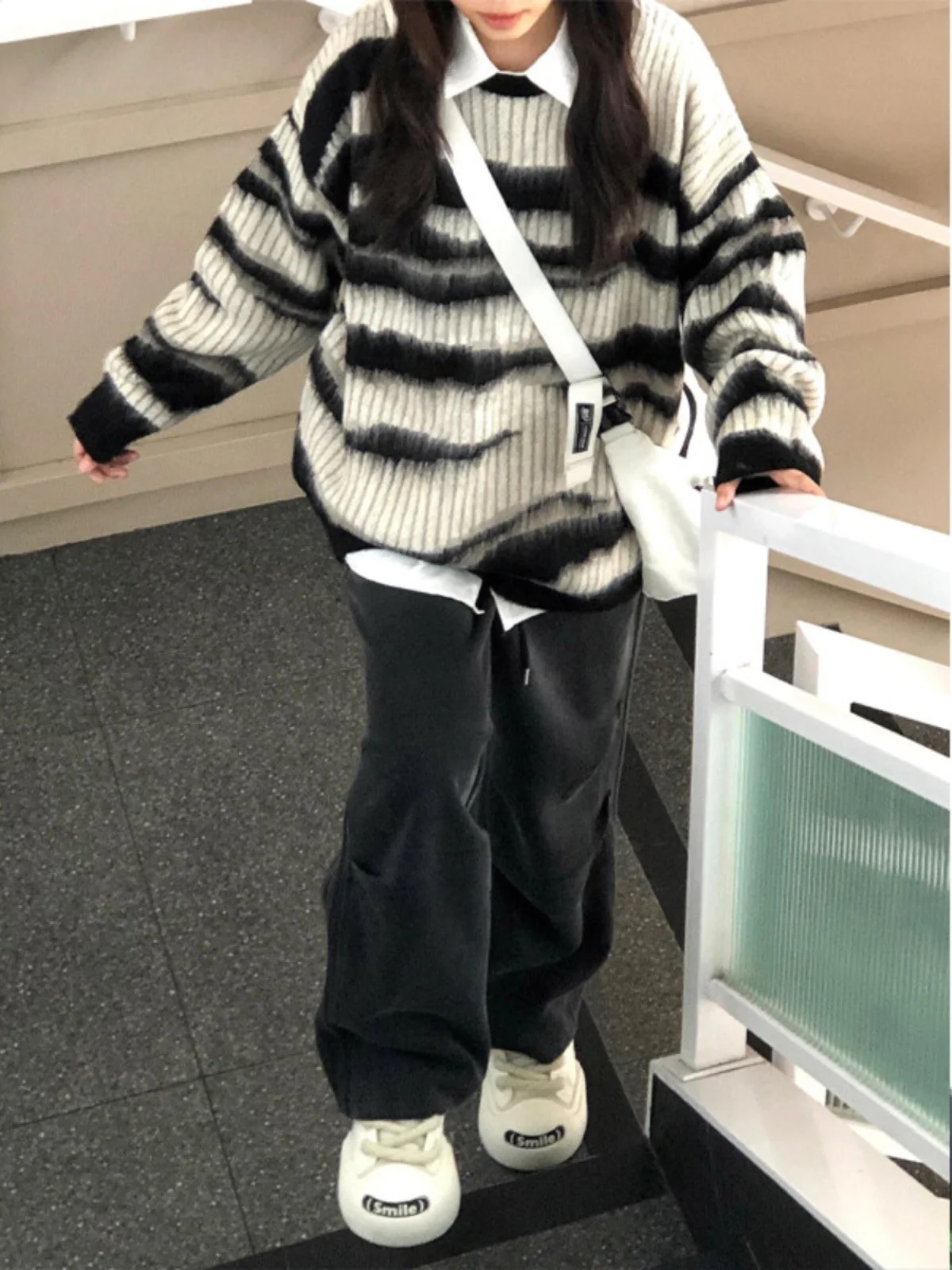 

Loose Fit Striped Camere Sweater for Men Casual Lazy Sle Autumn Winter Outerwear Cleanfit Jaet Teenage Faion Polyeste...