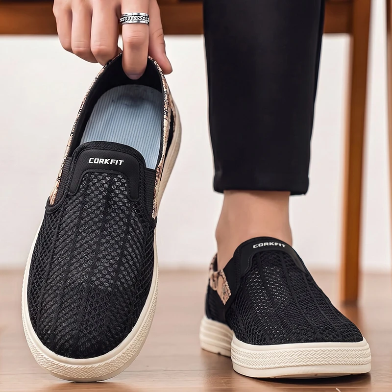Summer men's perforated mesh slippers breathable outdoor sports and leisure shoes comfortable toe protection sandals slippers