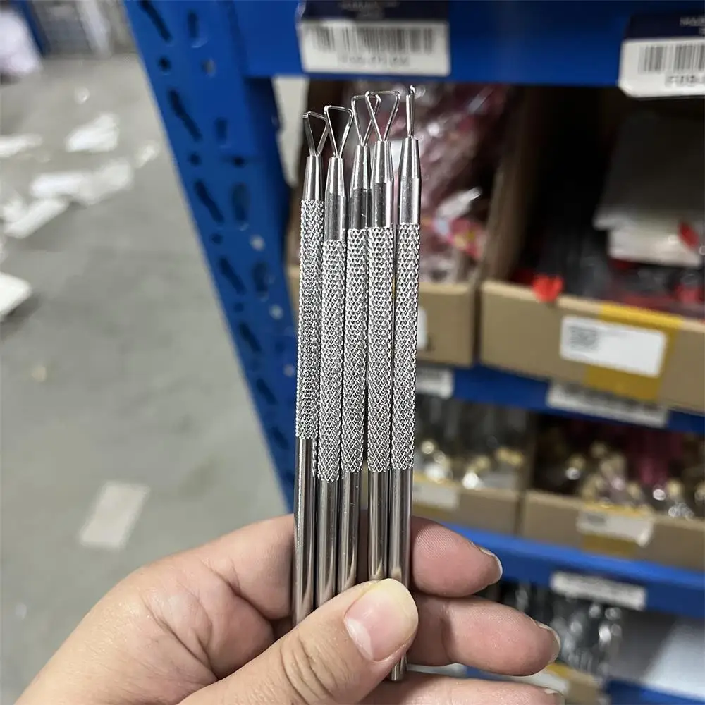 1PC Triangolo In Acciaio Inox Bastone Asta Pusher Cleaner Pelapatate Per Cuticole Raschietto Gel UV Polish Remover Manicure Strumenti Per Unghie Accessorio