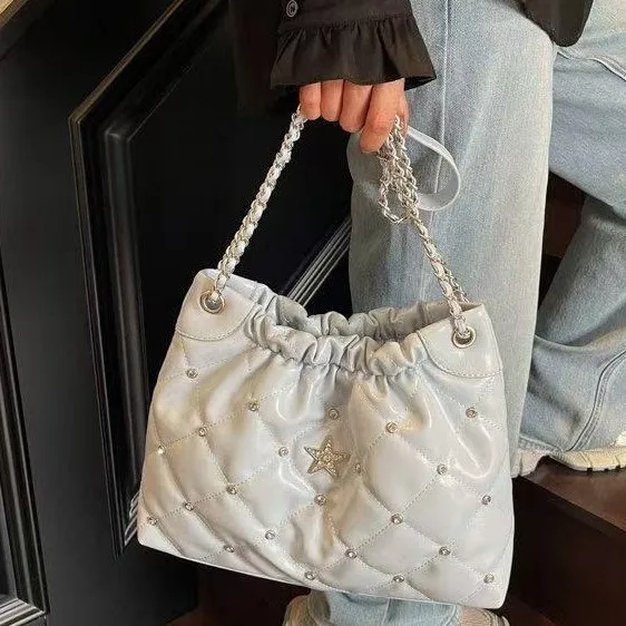 

Fashion Chain Bucket Bag New Commuter Versatile Shoulder Bag Rhombus Embroidered Thread Messenger Bag Xiaoxiangfeng Women's Bag