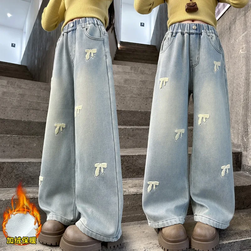 

2026 зимние джинсы на флисовой подкладке для девочек с вышитыми бантами для детей, широкие утепленные джинсовые брюки, детские термоштаны