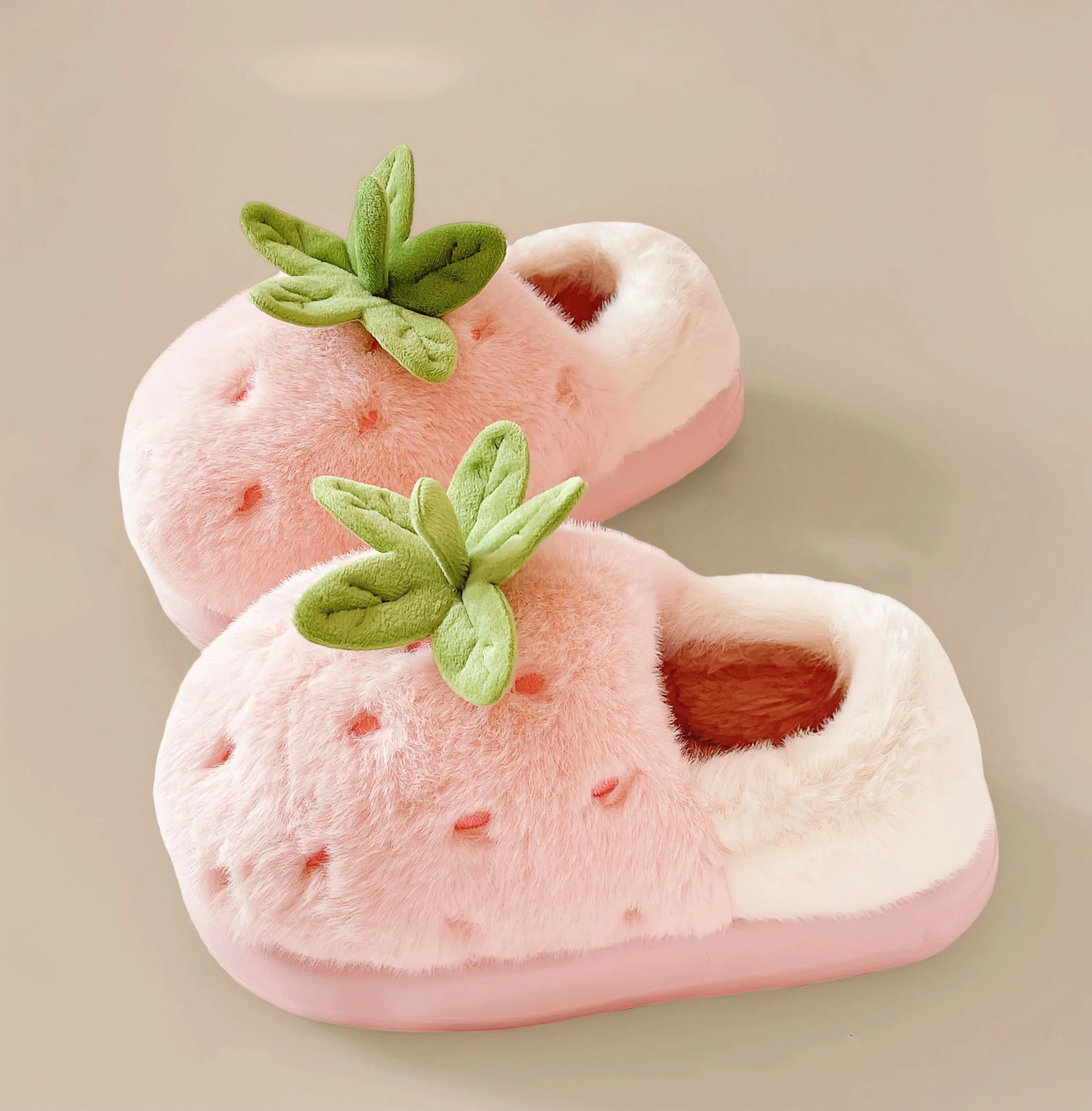 

New Women Plush Slippers Home Warm Thick Bottom Student Anti-Slip Cartoon Strawberry Design Comfortable Indoor Floor Slippers