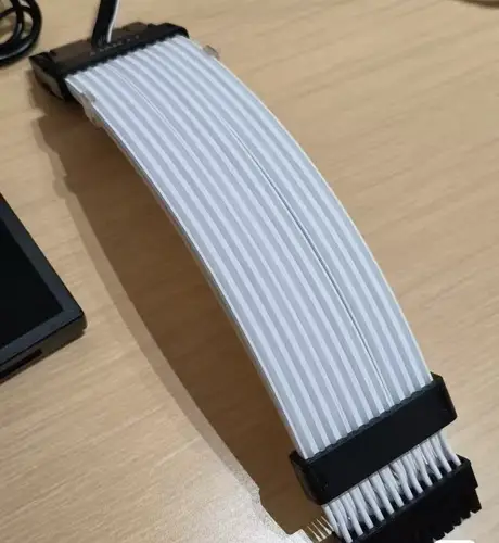 Imagen 2 del producto Cable de iluminación Strimer Plus V2 de segunda mano, cable de extensión ARGB de 5V con cambio de color, 24 pines, GPU 8 pines, controlador dedicado.