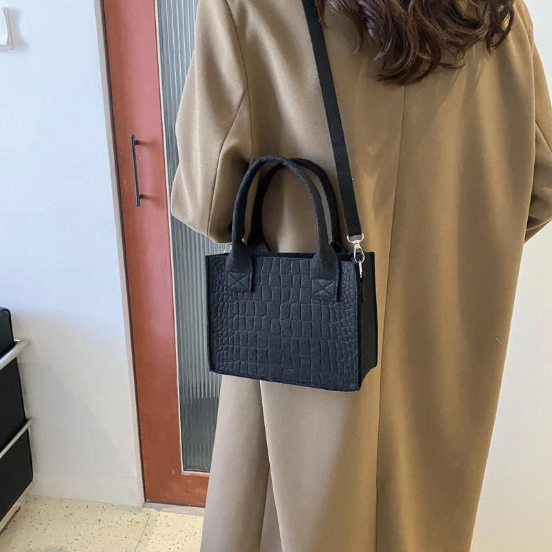 Fashion Women Felt Small Square Bag Simple And Versatile Casual Handbag Popular Stone Texture Oneshoulder Messenger Bag