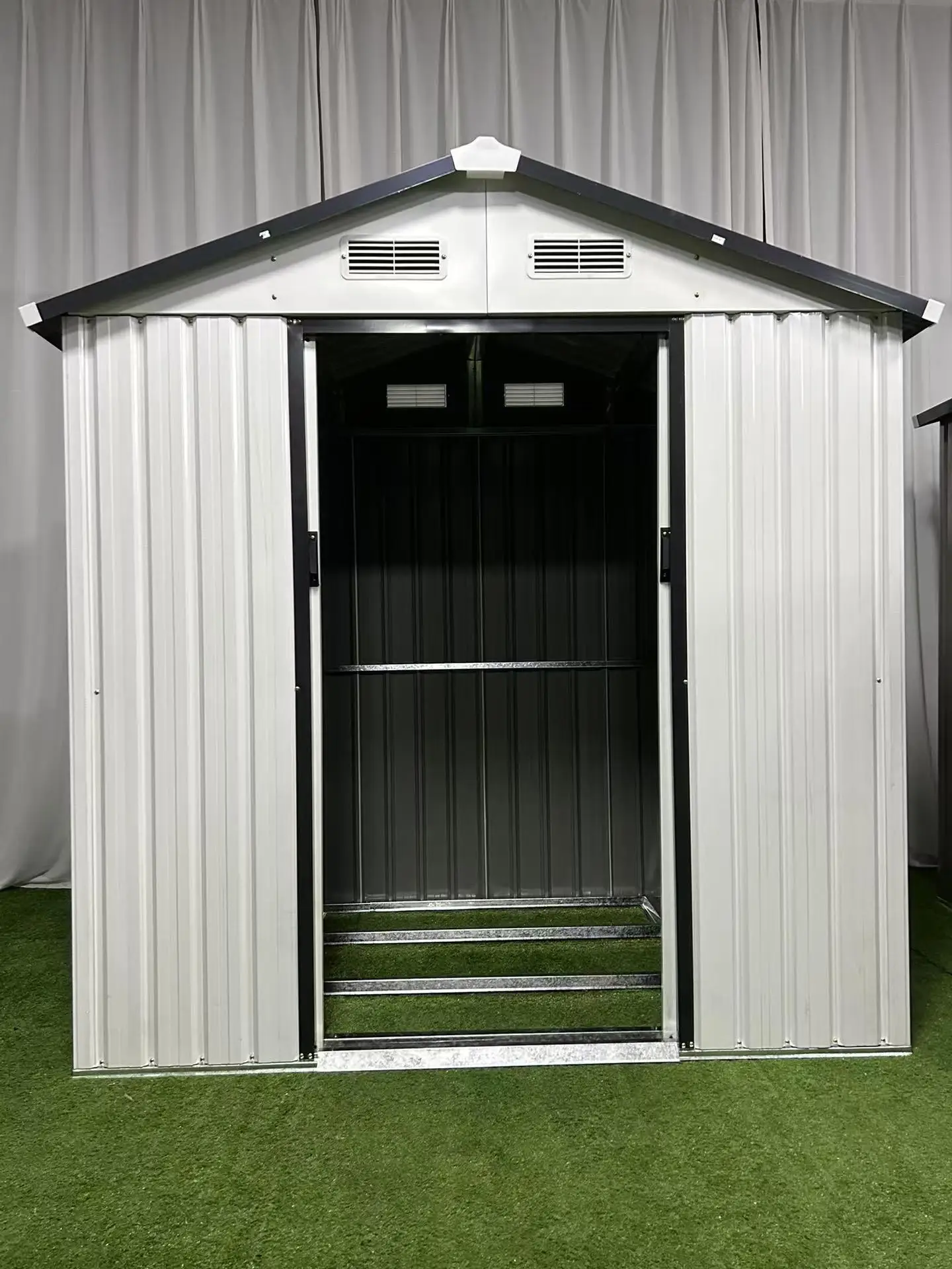 Outdoor garden Storage building Easy to assemble wood metal shed Strong galvanized steel apex roof