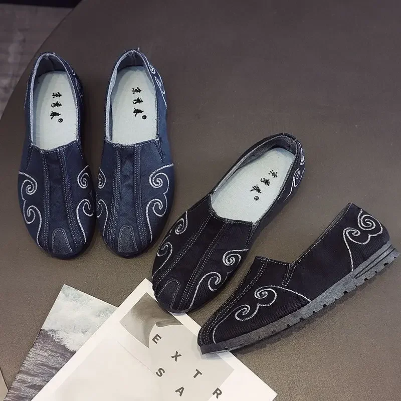 chinese style men embroidery old peking shoes new summer breathable causal flat canvas shoes team performance match kungfu shoes