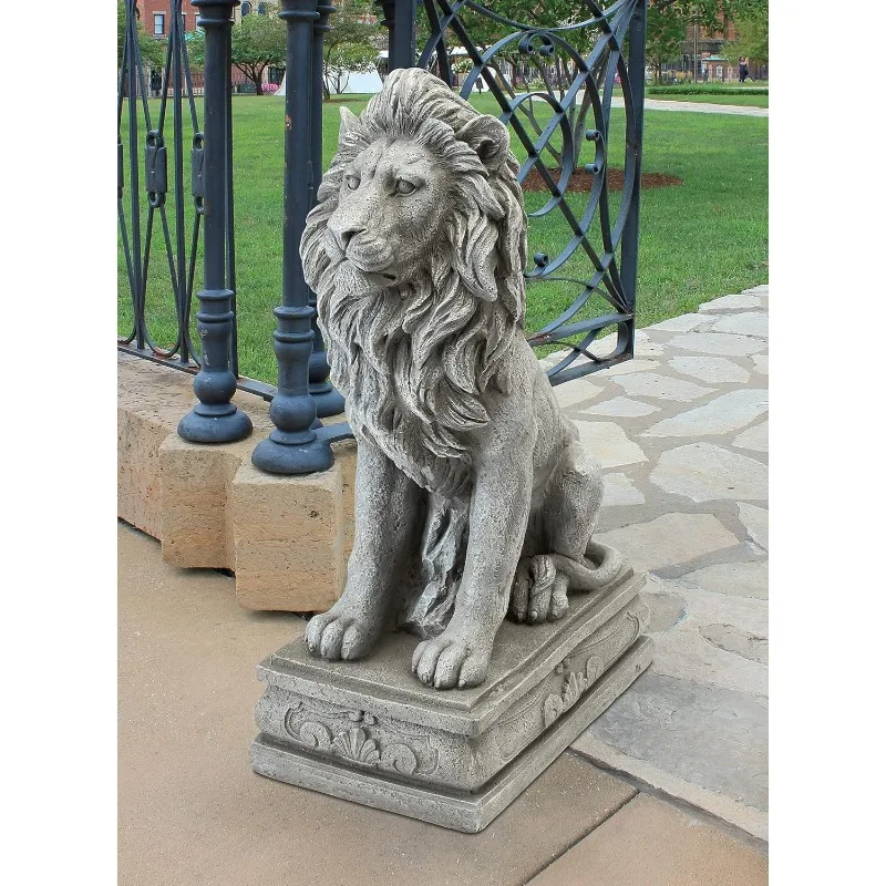 Fouquet Royal Sentinel Lion Statue: Set di due