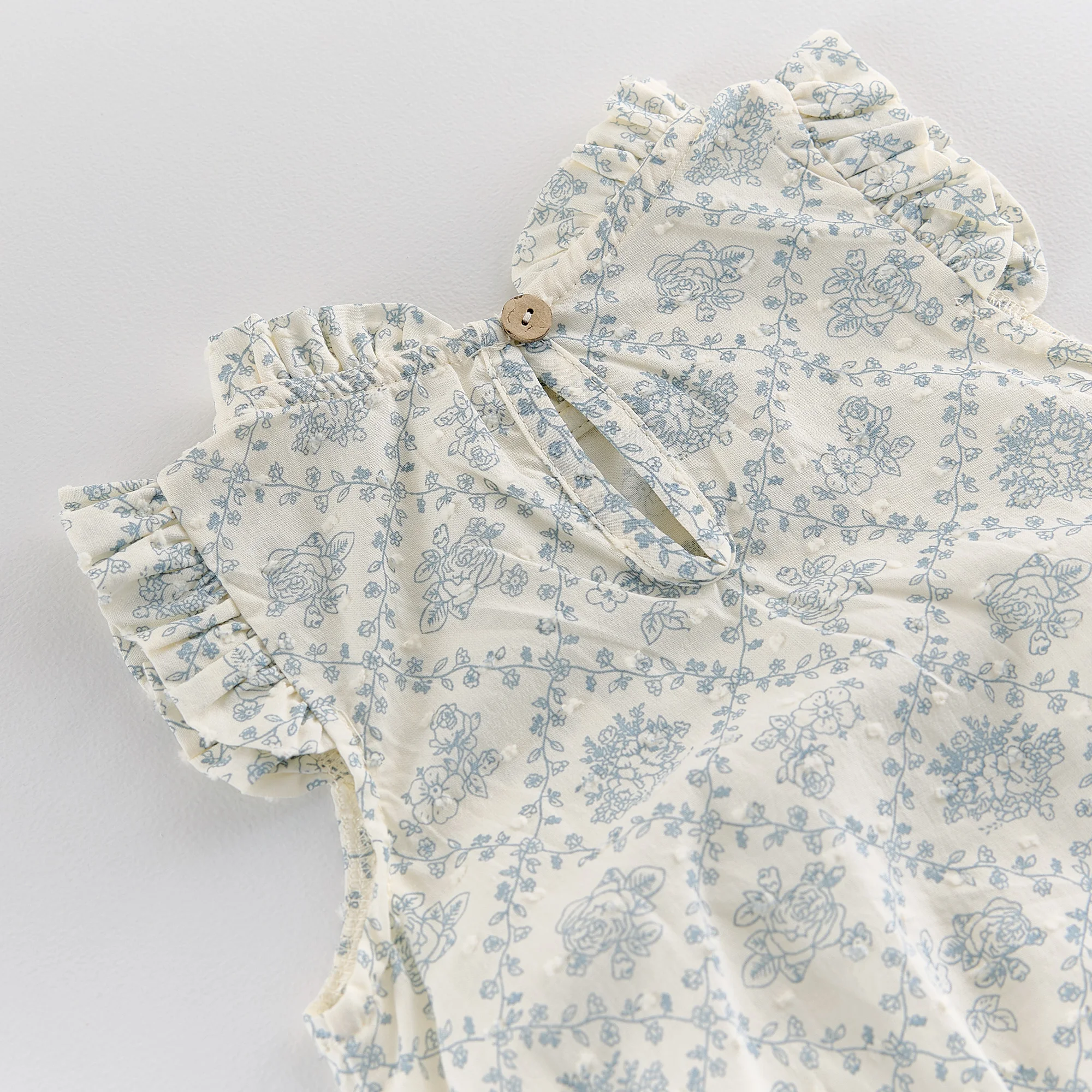 Sommerliches Baby-Einteiler-Kleid für Mädchen im neuen Stil, trendiger Spitzen-Blumen-Prinzessinnen-Strampler mit Rüschenbesatz – Detail 5