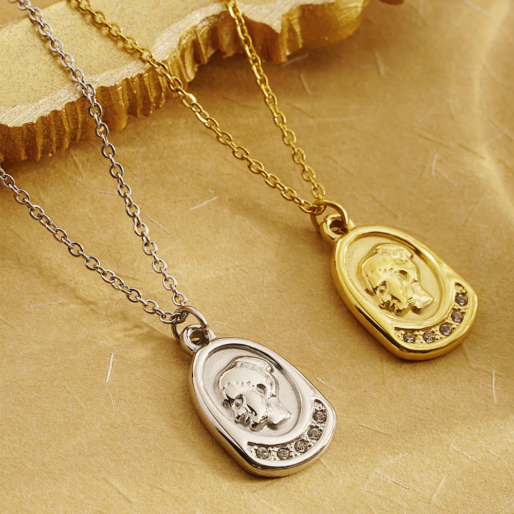 French Style Queen Elizabeth Portrait Necklace Stainless Steel Inlaid CZ Pendant Women' Collarbone Chain Accessory Jewelry