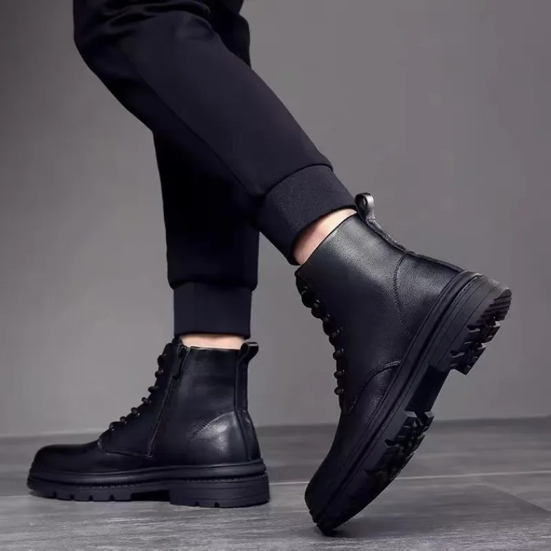 Botas de couro genuíno dos homens moda motocicleta tornozelo bota 2025 novas botas casuais de alta qualidade para homens de pelúcia botas de inverno quentes para homem