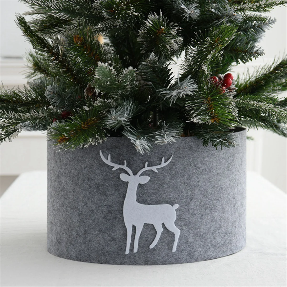 Tree Stand Christmas Tree Collar Skirt Mat Tree Foot Cover for Under Christmas Trees Decoration Christmas Tree Collar