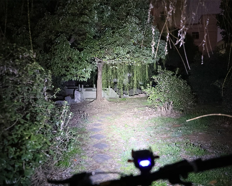 Nuovo arrivo 4 in 1 luci frontali per bici impermeabili ricaricabili tramite USB clacson per bicicletta a LED con supporto per telefono luce per bicicletta